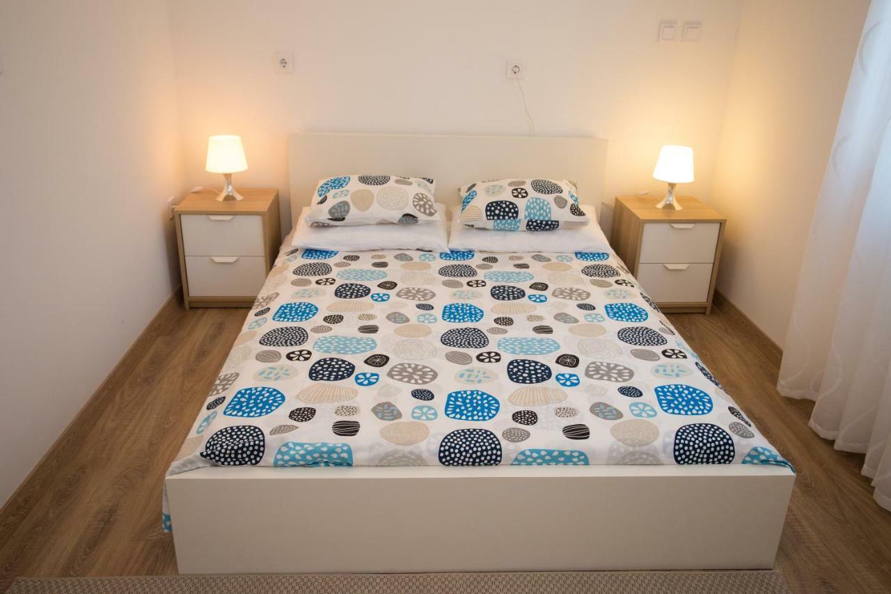 Apartman Girasol Pula Apartment Exterior photo